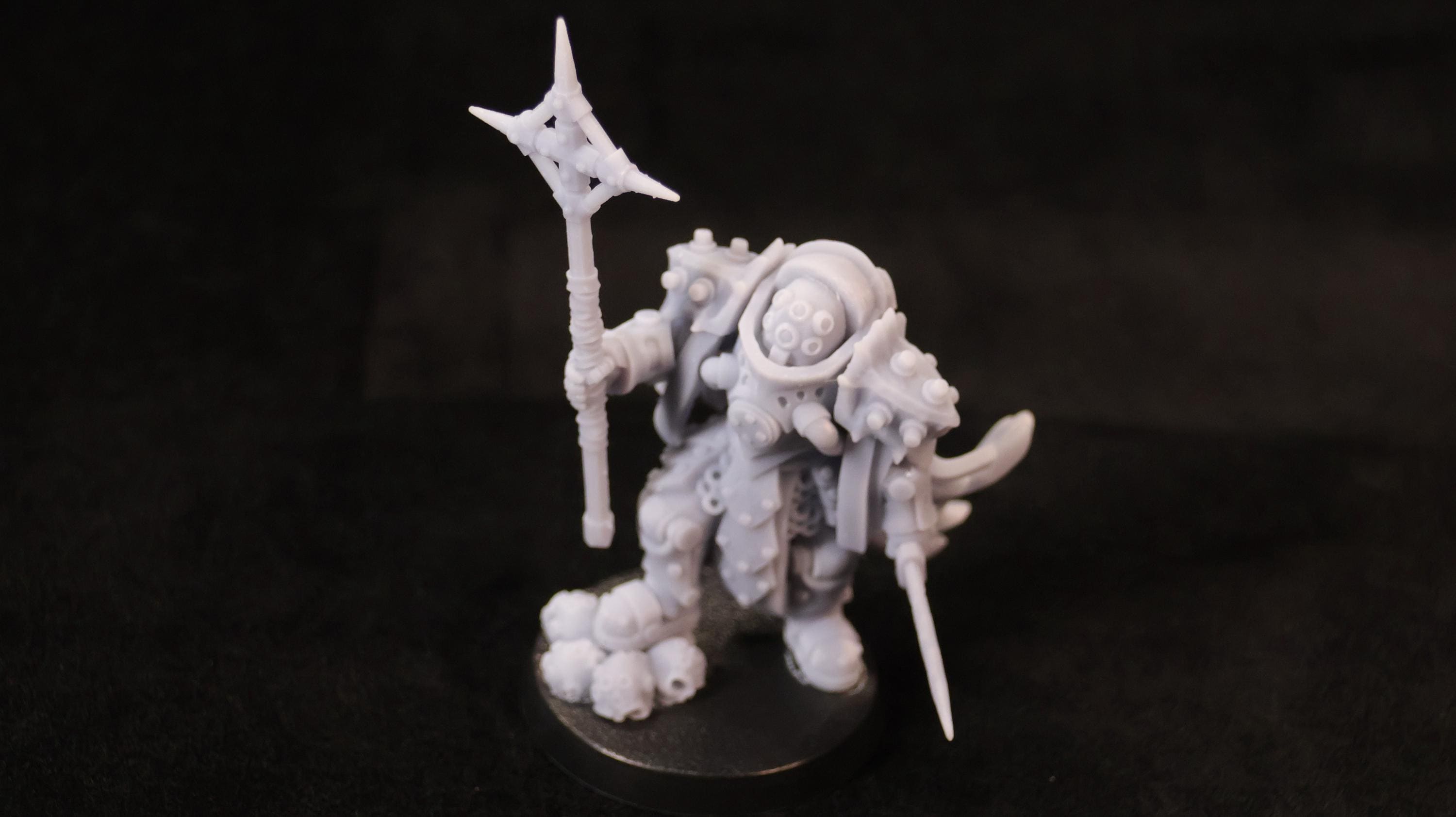 Abyssal Reavers - Grimdark Trench Proxy Miniatures - Chaplain - 32mm Resin Minis - (Diceverse)