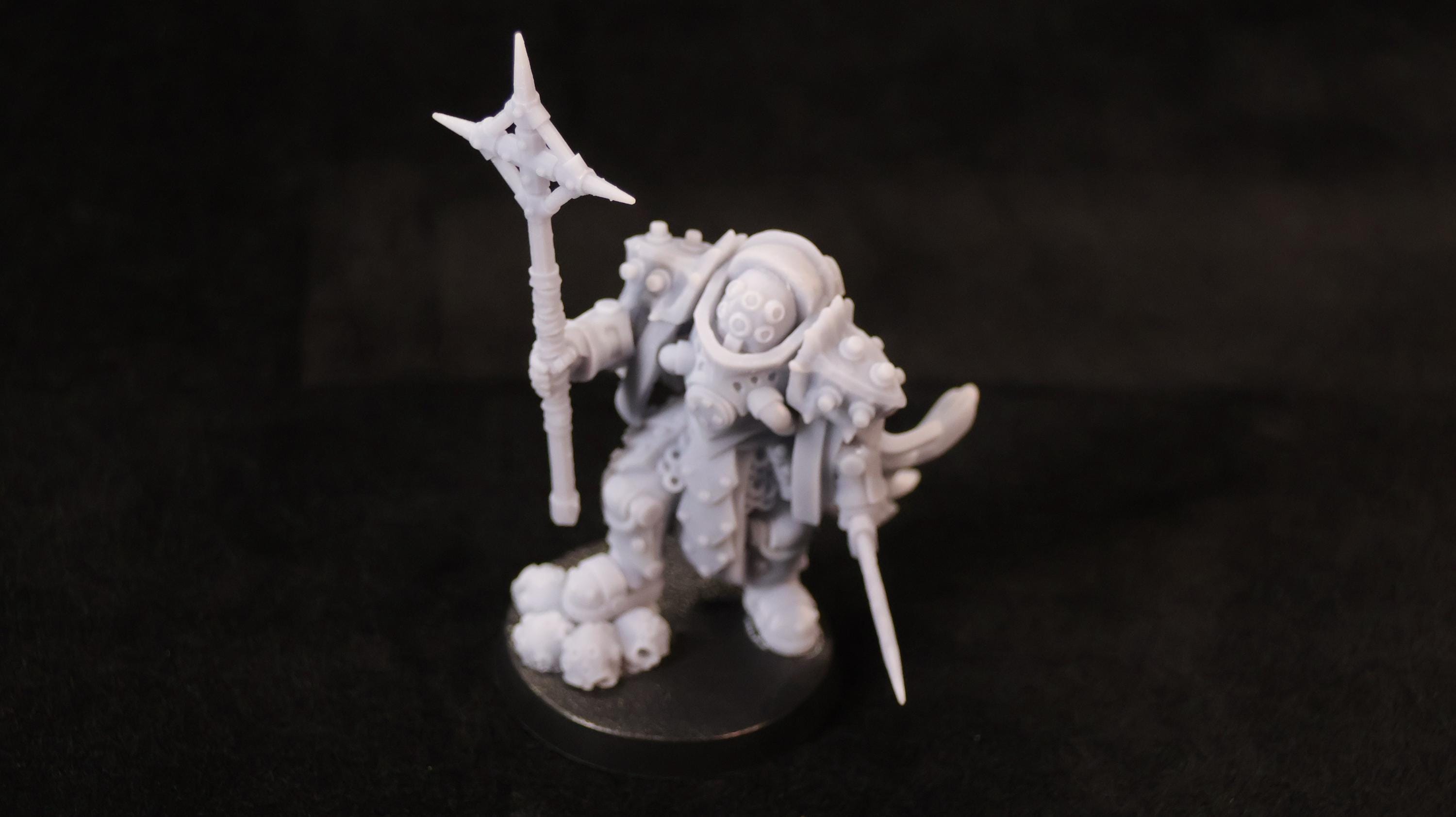 Abyssal Reavers - Grimdark Trench Proxy Miniatures - Chaplain - 32mm Resin Minis - (Diceverse)