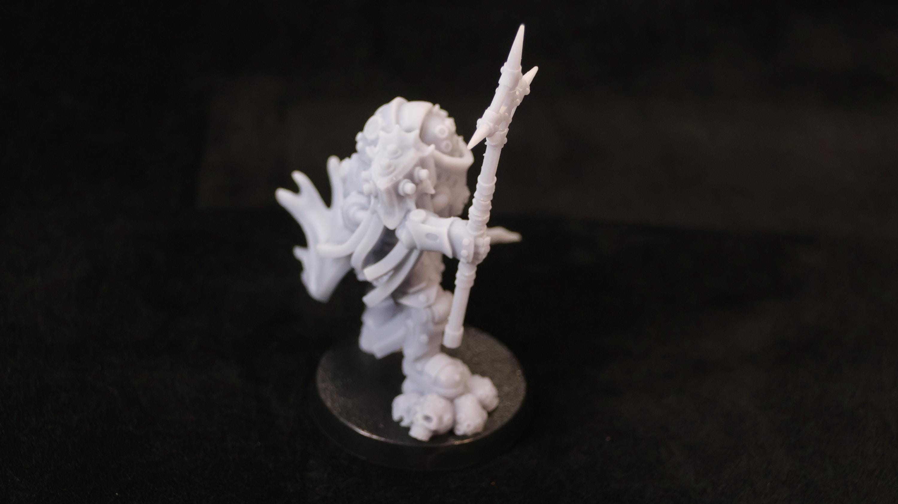 Abyssal Reavers - Grimdark Trench Proxy Miniatures - Chaplain - 32mm Resin Minis - (Diceverse)